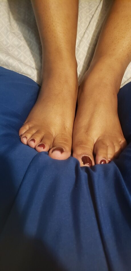 Naakte gelekte OnlyFans-foto van Feetgalore1988