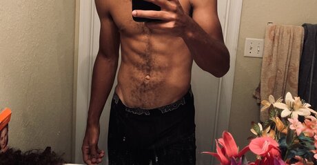 Naakte gelekte OnlyFans-foto van Papichulo