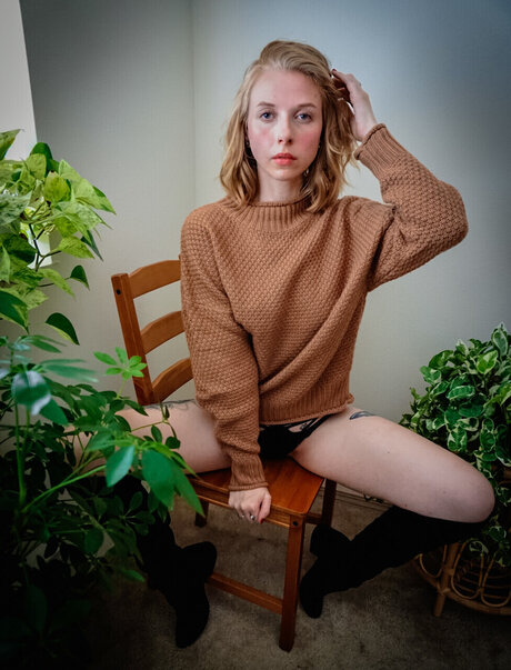 Naakte gelekte OnlyFans-foto van Mousie Girl