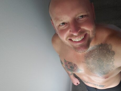 Naakte gelekte OnlyFans-foto van Andrew Wood