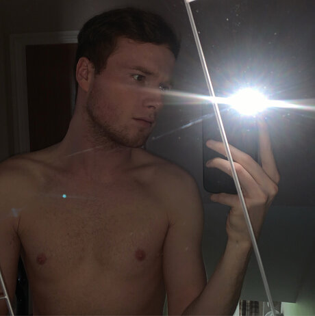 Naakte gelekte OnlyFans-foto van C