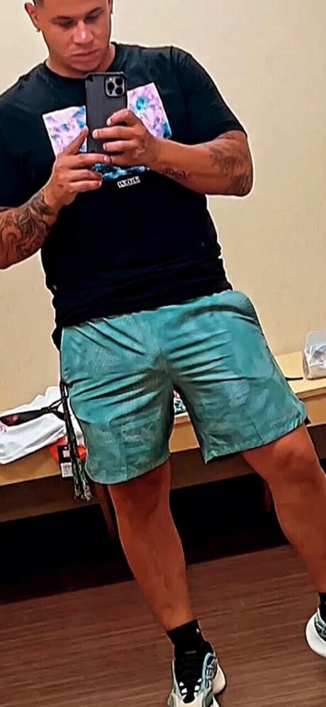 Naakte gelekte OnlyFans-foto van Greeneyedgirth