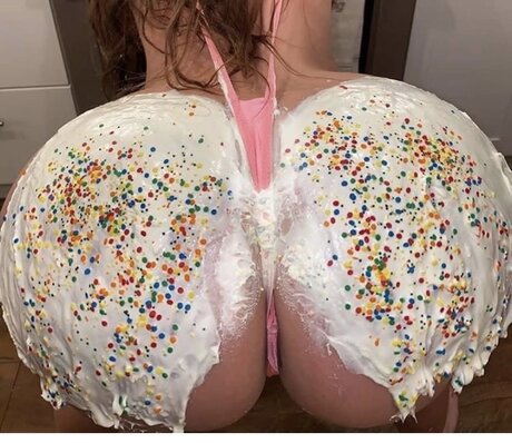 Naakte gelekte OnlyFans-foto van Maskedfeet
