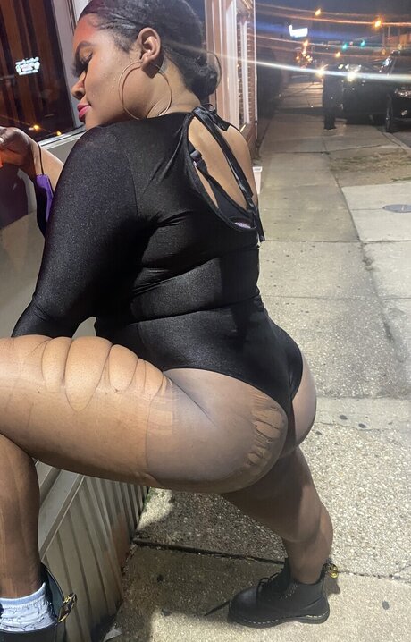 Naakte gelekte OnlyFans-foto van Cierra