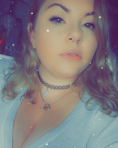 Naakte gelekte OnlyFans-foto van Cloud Queen
