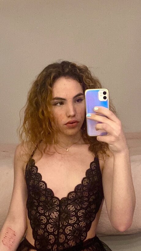 Naakte gelekte OnlyFans-foto van Adriiana