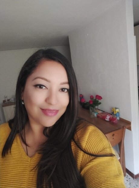 Naakte gelekte OnlyFans-foto van Vicky