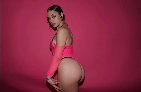 Naakte gelekte OnlyFans-foto van 4oreignluv