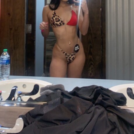 Naakte gelekte OnlyFans-foto van G