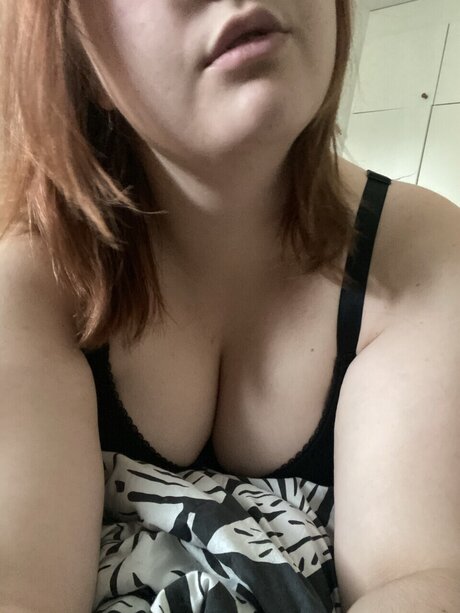 Naakte gelekte OnlyFans-foto van Chubbykitty
