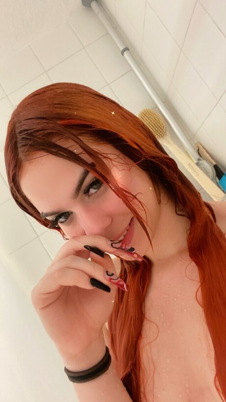 Naakte gelekte OnlyFans-foto van Mistress Jane