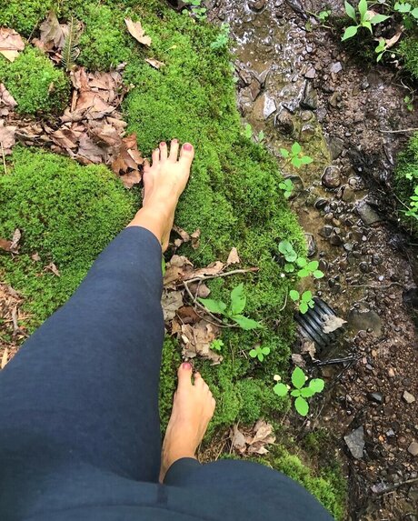 Big Feet Tall Goddess