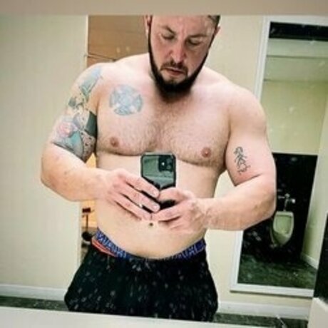 Naakte gelekte OnlyFans-foto van Stunningly Dick