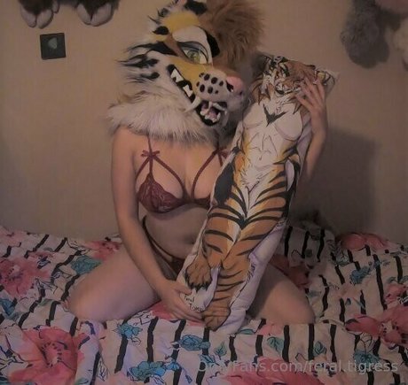 Naakte gelekte OnlyFans-foto van Feraltigress