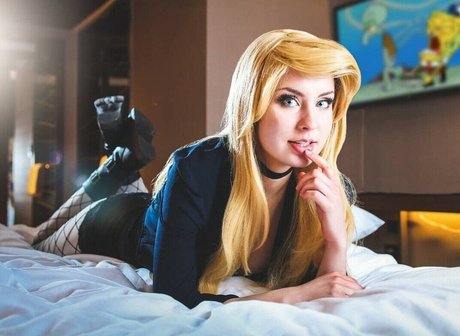 Naakte gelekte OnlyFans-foto van Raineemery