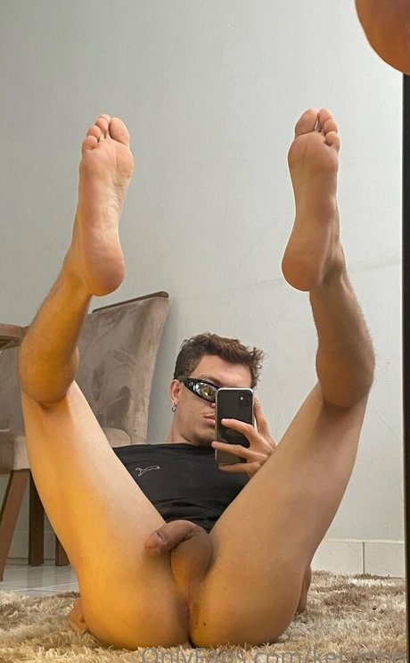 Naakte gelekte OnlyFans-foto van Kelzinho