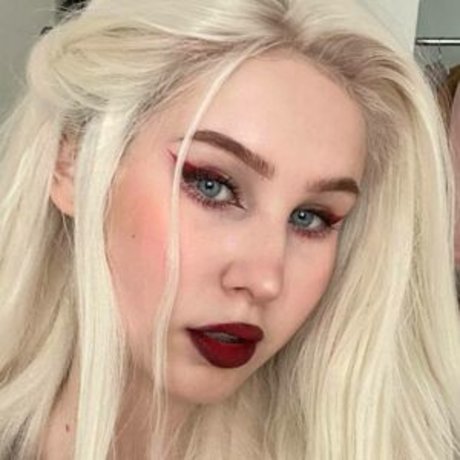 Naakte gelekte OnlyFans-foto van Malymvo4ka