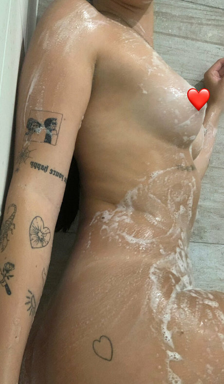 Naakte gelekte OnlyFans-foto van Clairebearr