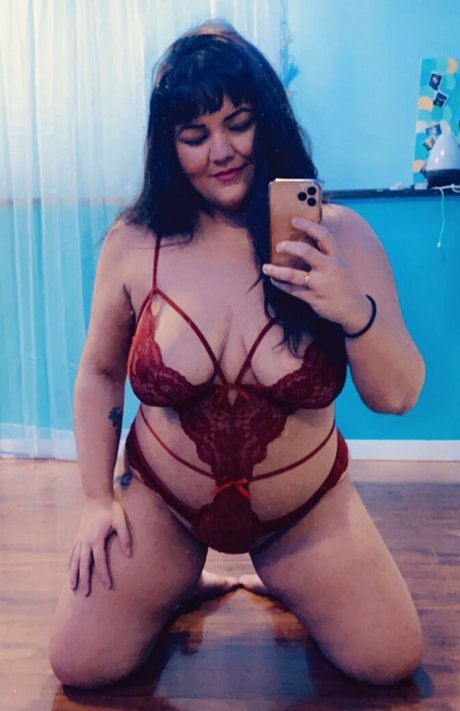 Naakte gelekte OnlyFans-foto van Lolalovegoodxo