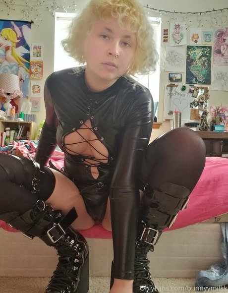 Naakte gelekte OnlyFans-foto van Bunnyymilkk