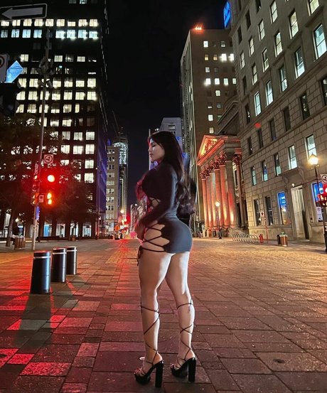 Naakte gelekte OnlyFans-foto van Iyari Berumen Iyibfit