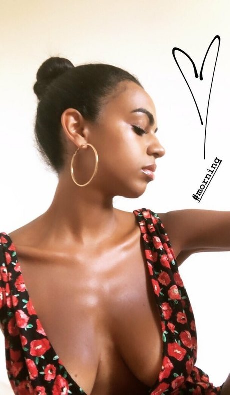 Naakte gelekte OnlyFans-foto van Michelle Bassetti