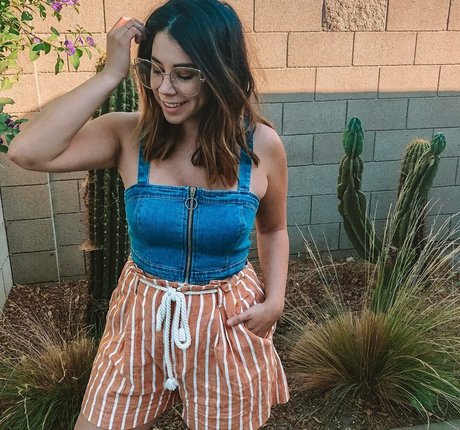 Naakte gelekte OnlyFans-foto van Jillian Rose Reed