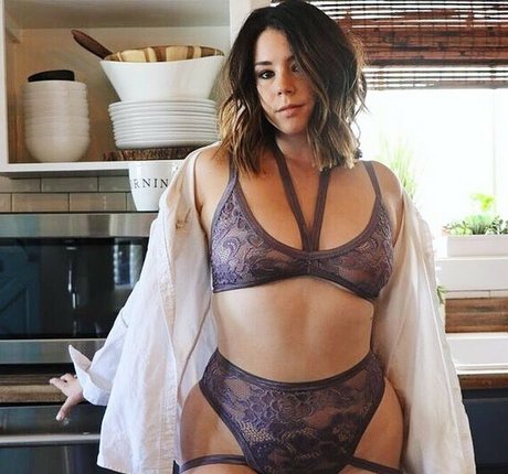 Naakte gelekte OnlyFans-foto van Jillian Rose Reed