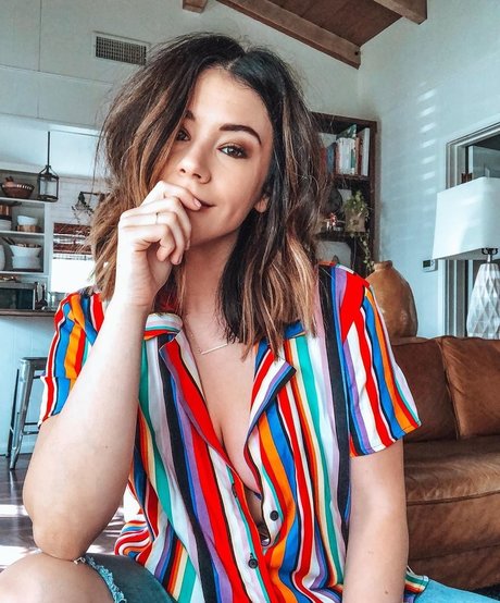 Jillian Rose Reed
