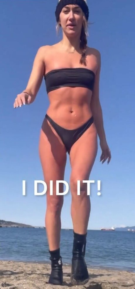 Naakte gelekte OnlyFans-foto van Tasya Teles