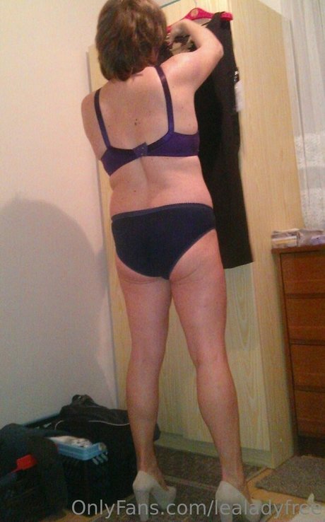Naakte gelekte OnlyFans-foto van Lealadyfree