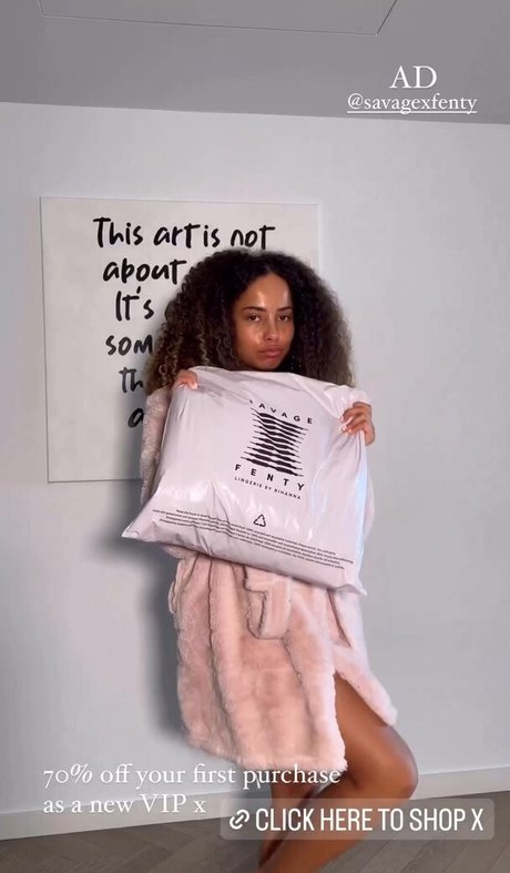 Naakte gelekte OnlyFans-foto van Amber Gill