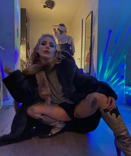 Naakte gelekte OnlyFans-foto van Fincansurat