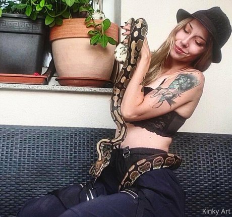Naakte gelekte OnlyFans-foto van Artnvenom