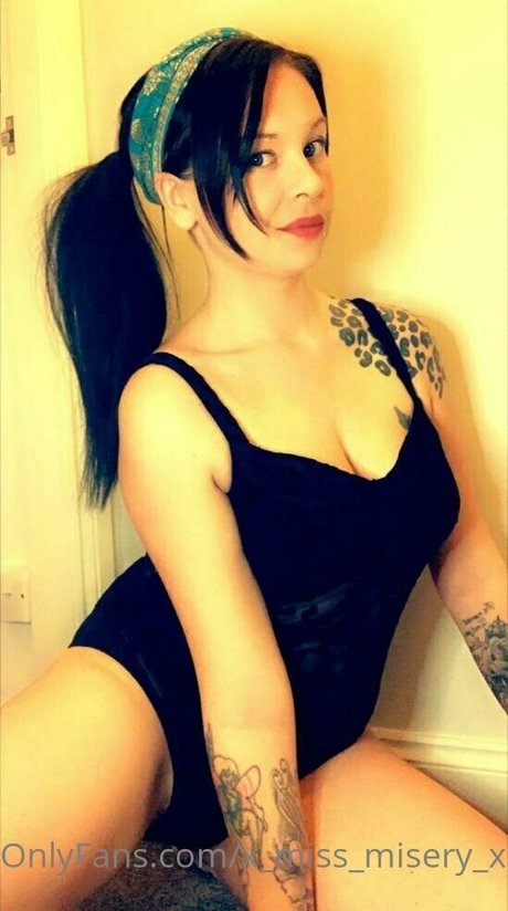 Naakte gelekte OnlyFans-foto van Xmissmiseryx