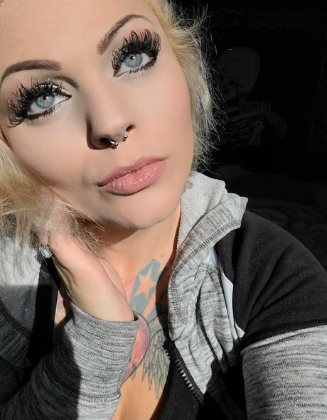 Naakte gelekte OnlyFans-foto van Babydollzzzz
