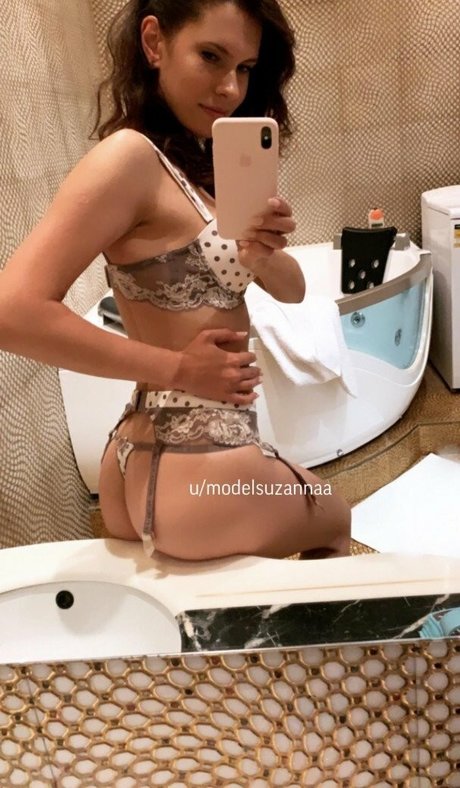 Naakte gelekte OnlyFans-foto van Suzanna De Rose