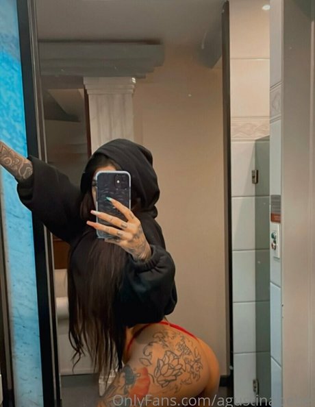 Naakte gelekte OnlyFans-foto van Agustinabebe