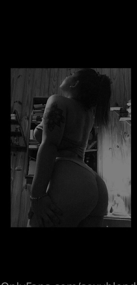 Naakte gelekte OnlyFans-foto van Sexyblonde1626