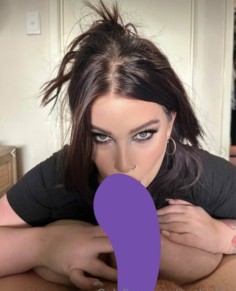 Naakte gelekte OnlyFans-foto van Jessblythe