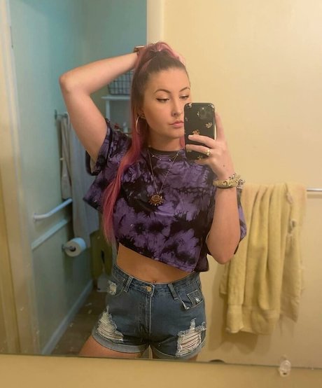 Naakte gelekte OnlyFans-foto van Scarlett Jade