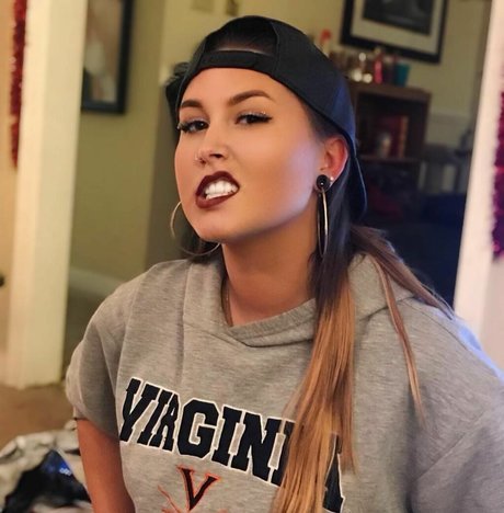 Naakte gelekte OnlyFans-foto van Scarlett Jade