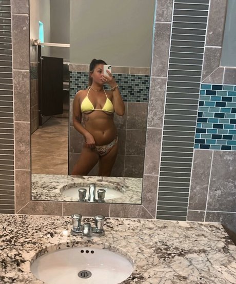 Naakte gelekte OnlyFans-foto van Scarlett Jade