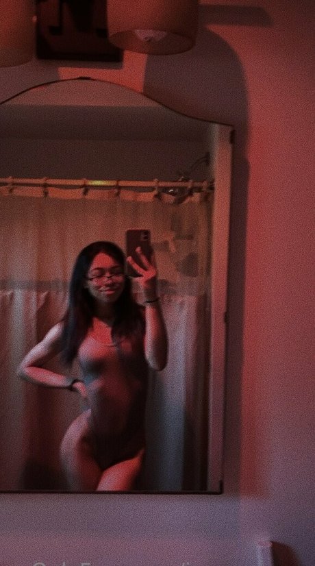 Naakte gelekte OnlyFans-foto van Jeannnnnnn
