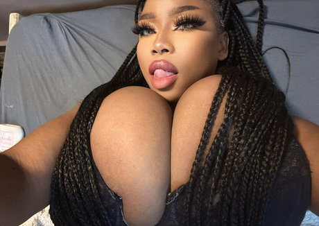 Naakte gelekte OnlyFans-foto van Tokyoteax