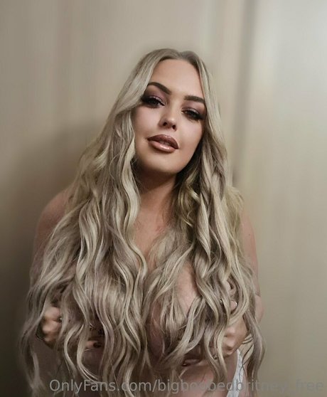 Naakte gelekte OnlyFans-foto van Bigboobedbritneyvip