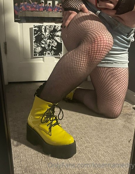Naakte gelekte OnlyFans-foto van Losernamedry