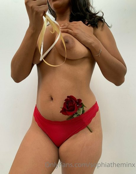 Naakte gelekte OnlyFans-foto van Sophiatheminx