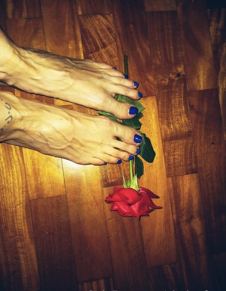 Naakte gelekte OnlyFans-foto van Claritafeet