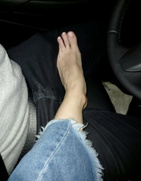 Naakte gelekte OnlyFans-foto van Claritafeet